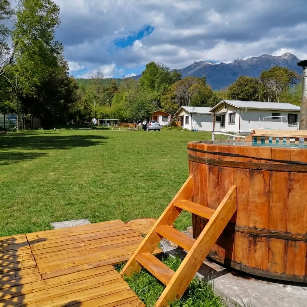 Tinaja caliente con vista a la cordillera